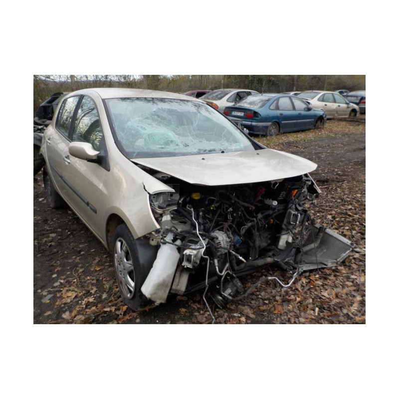 Vitre arriere gauche RENAULT CLIO 3 PHASE 1 d’occasion