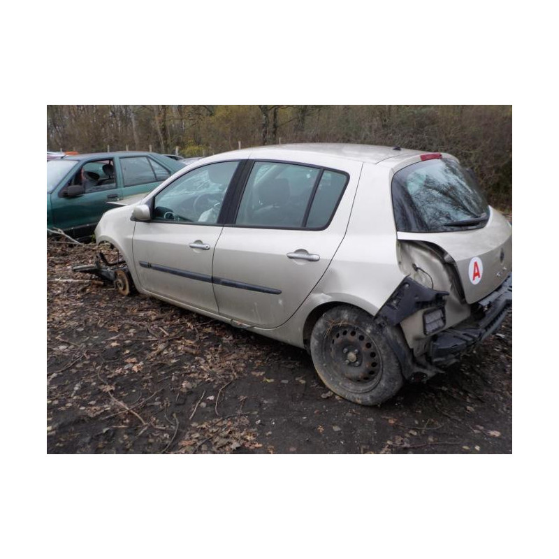 Vitre arriere gauche RENAULT CLIO 3 PHASE 1 d’occasion