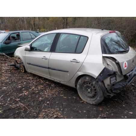 Vitre arriere gauche RENAULT CLIO 3 PHASE 1 d’occasion