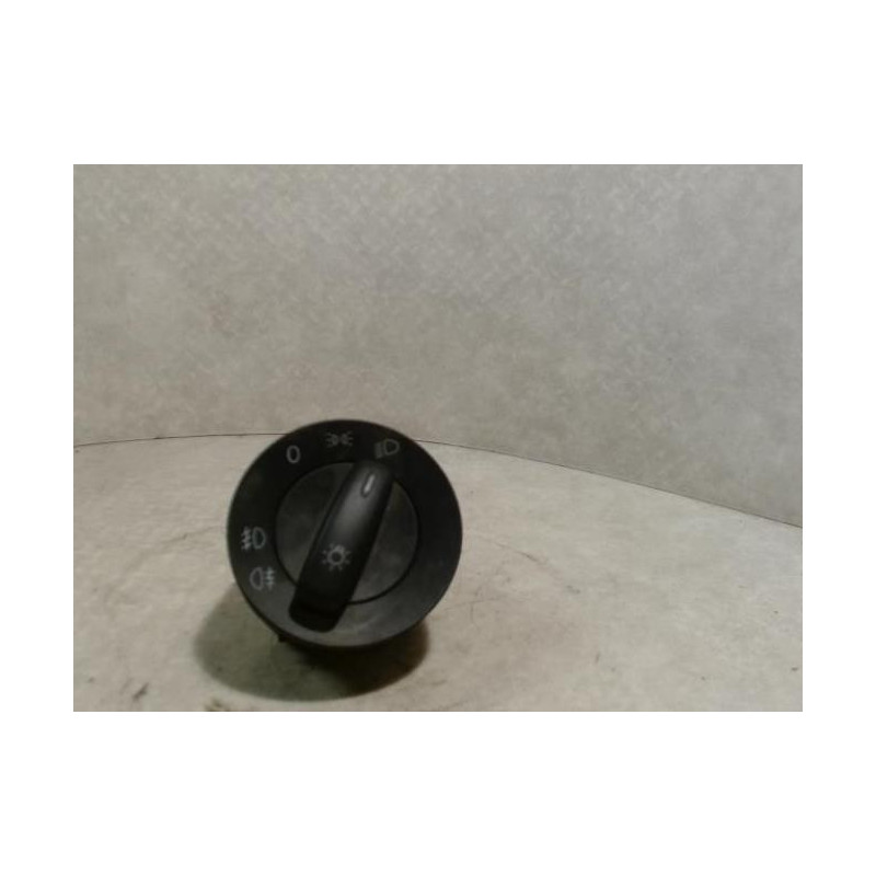 Commande de phare VOLKSWAGEN PASSAT 4 PHASE 2 BREAK d’occasion