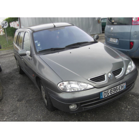 Platine feu arriere gauche RENAULT MEGANE 1 BREAK d’occasion