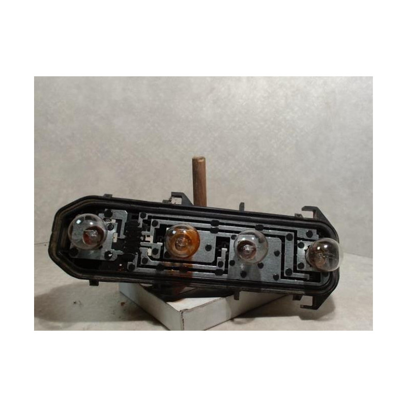 Platine feu arriere droit RENAULT CLIO 2 PHASE 2 d’occasion