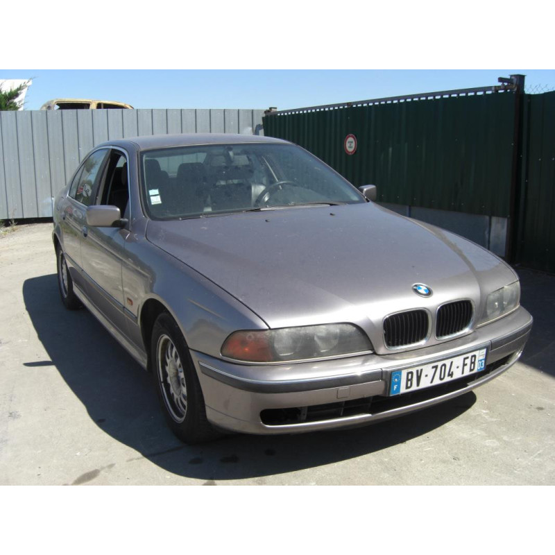 Attache ceinture arriere gauche BMW SERIE 5 E39 PHASE 1 d’occasion