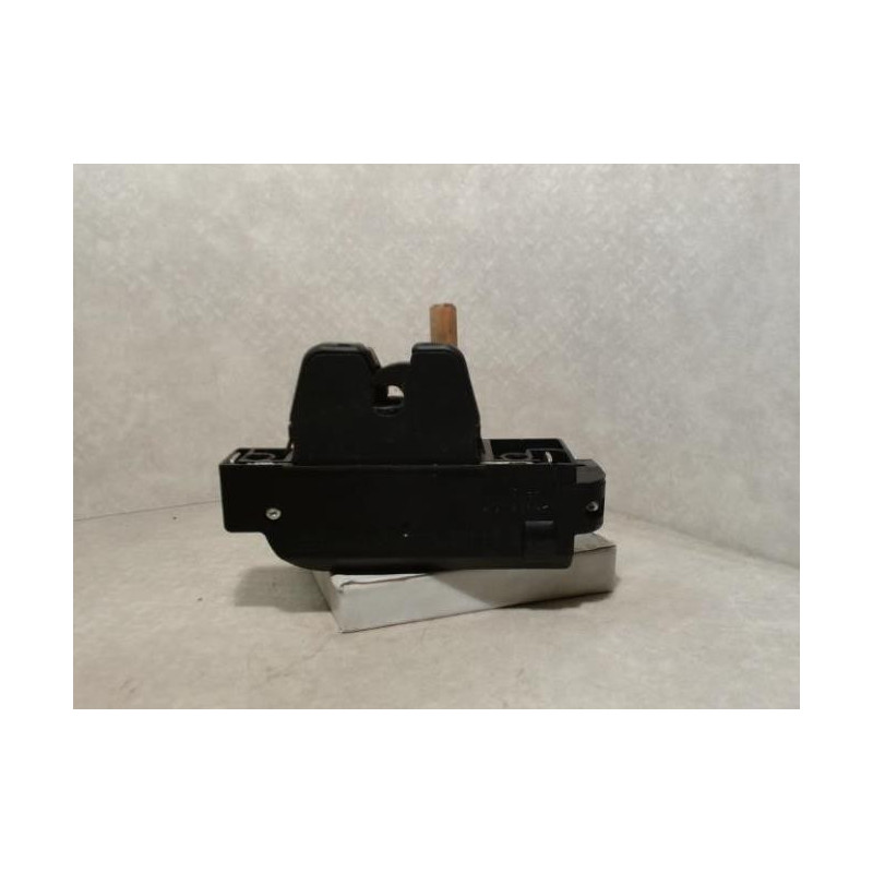 Serrure de coffre PEUGEOT 607 PHASE 1 d’occasion