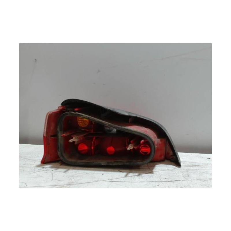 Feu arriere principal droit (feux) PEUGEOT 106 PHASE 2 d’occasion