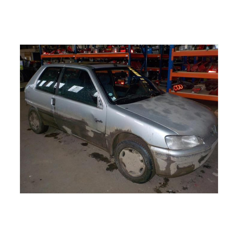 Feu arriere principal droit (feux) PEUGEOT 106 PHASE 2 d’occasion