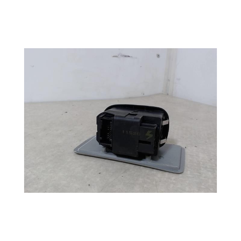 Interrupteur de leve vitre avant gauche PEUGEOT 306 PHASE 2 d’occasion