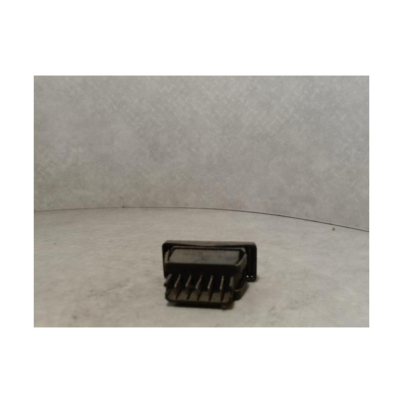 Interrupteur de leve vitre avant gauche PEUGEOT 205 PHASE 1 d’occasion