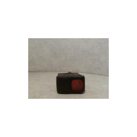 Bouton de warning VOLKSWAGEN POLO 3 PHASE 1 d’occasion
