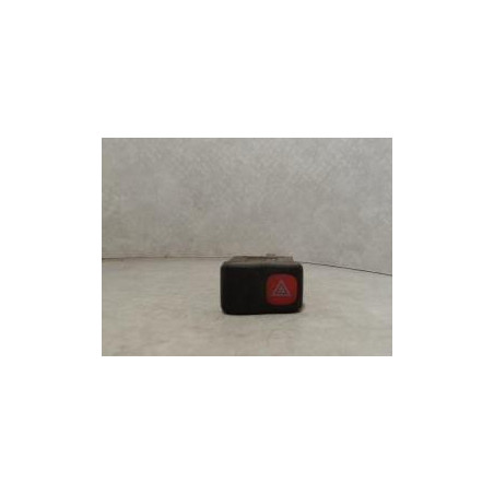 Bouton de warning VOLKSWAGEN POLO 3 PHASE 1 d’occasion