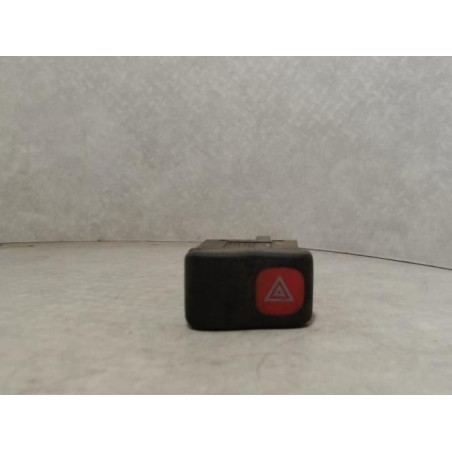 Bouton de warning VOLKSWAGEN POLO 3 PHASE 1 d’occasion
