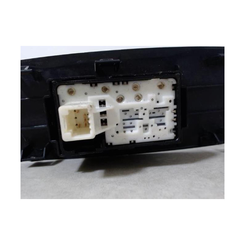 Interrupteur de leve vitre avant droit TOYOTA AURIS 1 PHASE 1 d’occasion