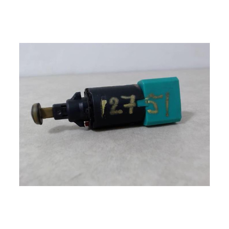 Contacteur feu stop PEUGEOT 206+ d’occasion