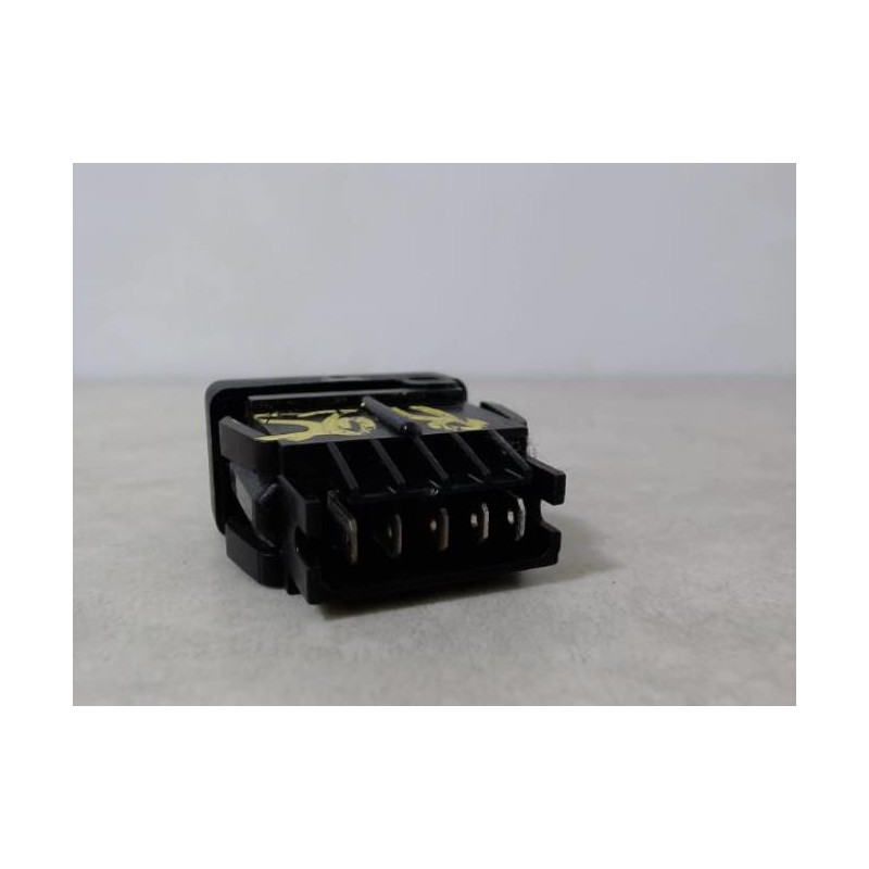Bouton/Interrupteur RENAULT R25 PHASE 1 d’occasion