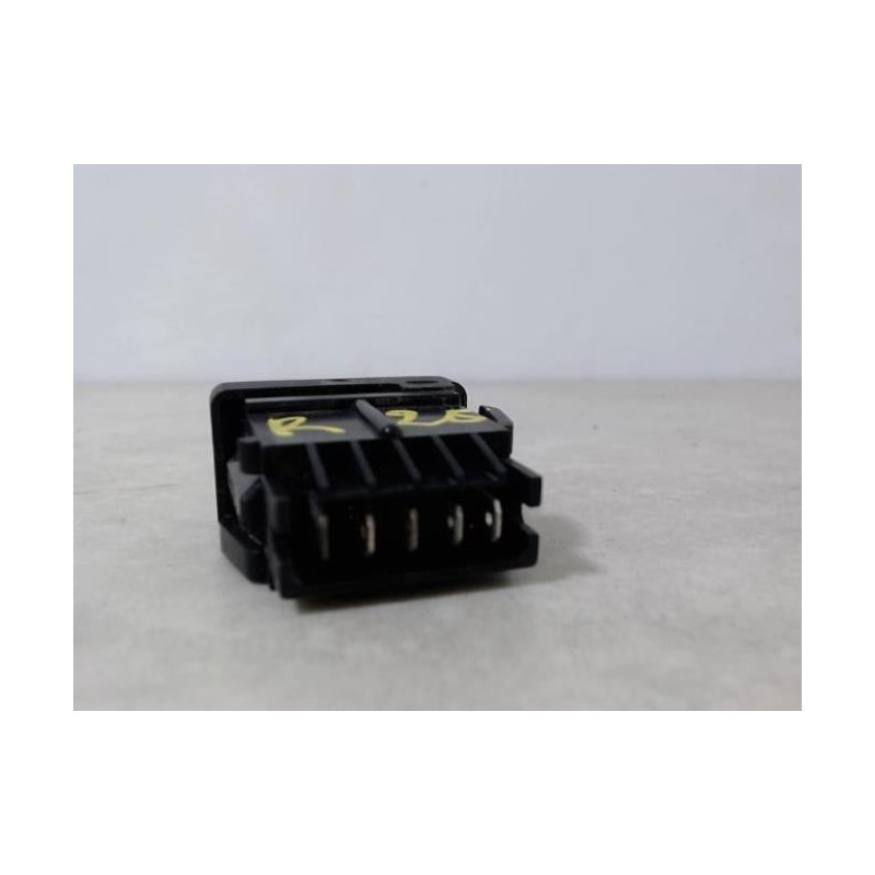 Bouton/Interrupteur RENAULT R25 PHASE 1 d’occasion