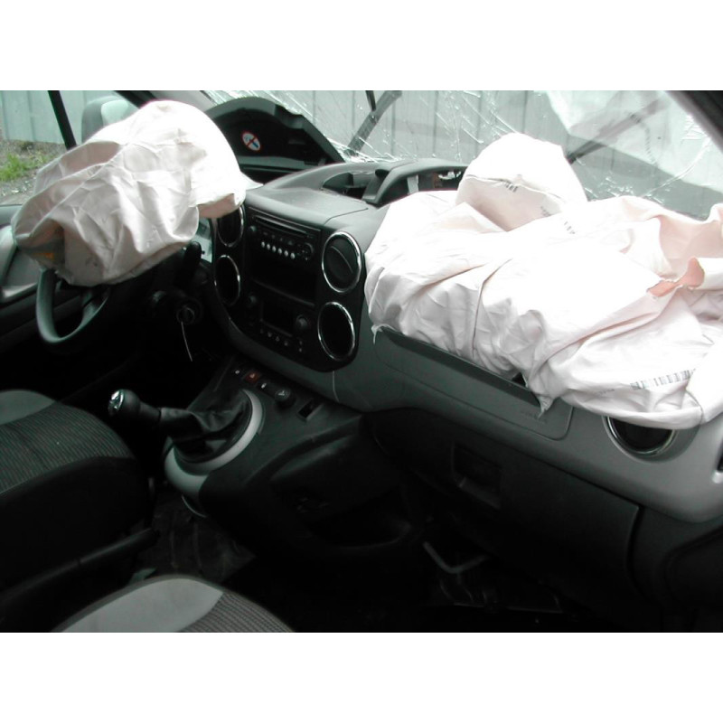 Anti brouillard droit (feux) PEUGEOT PARTNER 2 PHASE 1 d’occasion