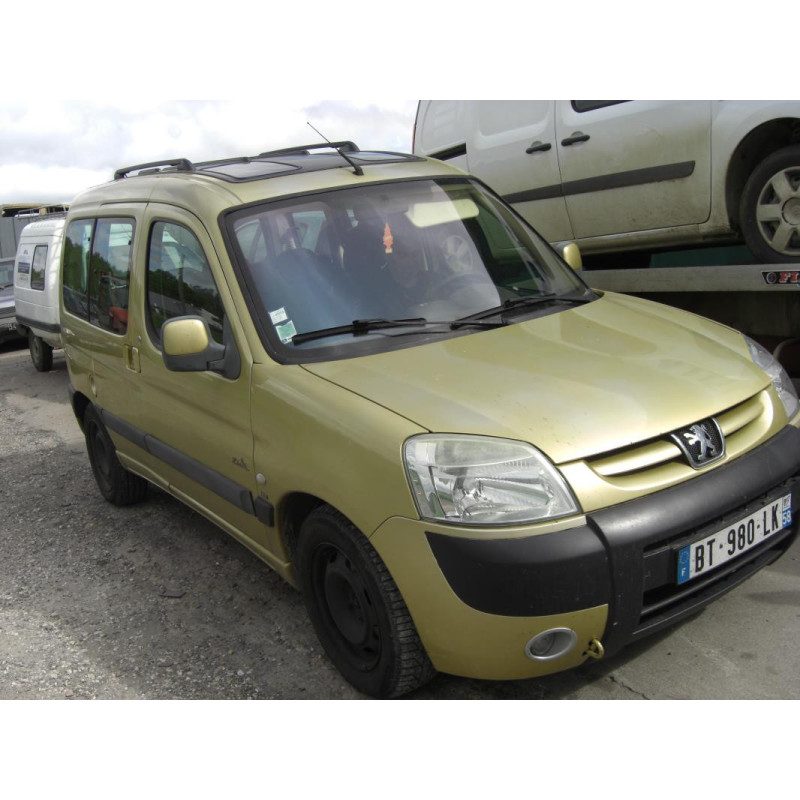 Anti brouillard droit (feux) PEUGEOT 2.0 HDI 90 8V d’occasion
