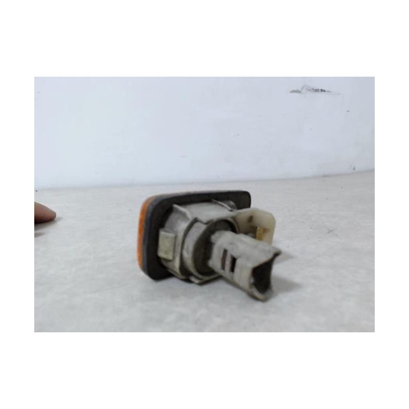 Repetiteur clignotant avant gauche (Feux) MITSUBISHI  d’occasion