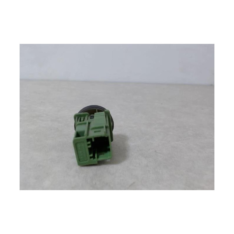 Bouton/Interrupteur PEUGEOT PARTNER 1 PHASE 2 d’occasion