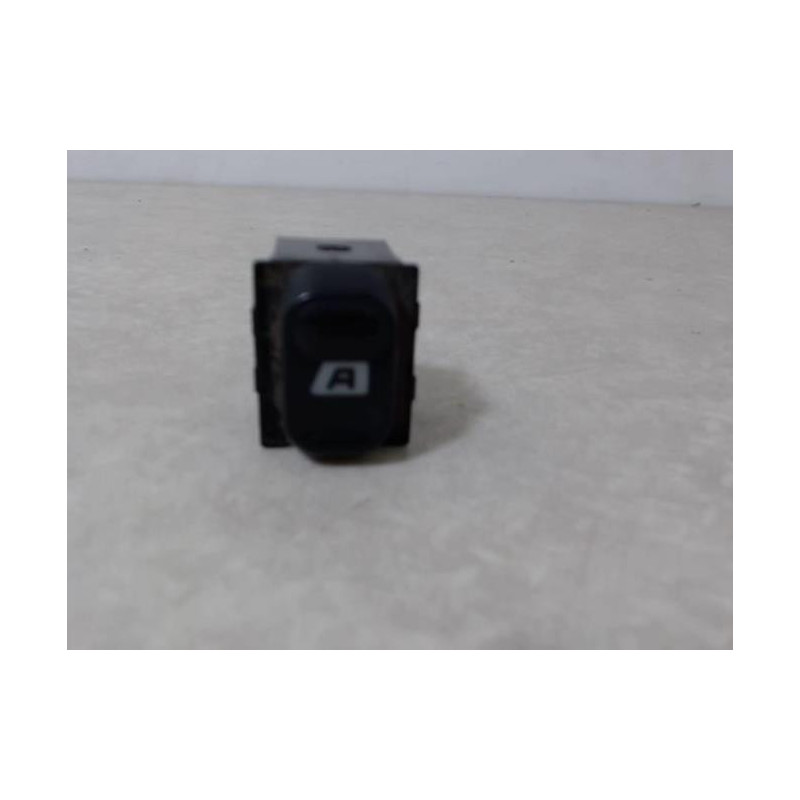Interrupteur de leve vitre PEUGEOT PARTNER 1 PHASE 2 d’occasion
