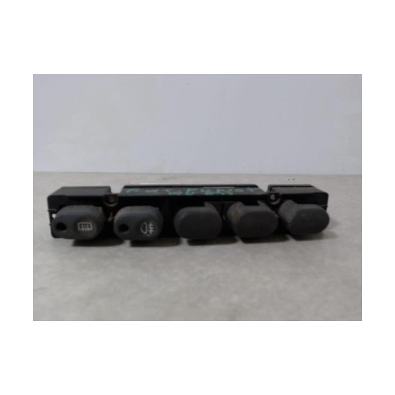 Bouton/Interrupteur FIAT PUNTO 1 PHASE 1 d’occasion