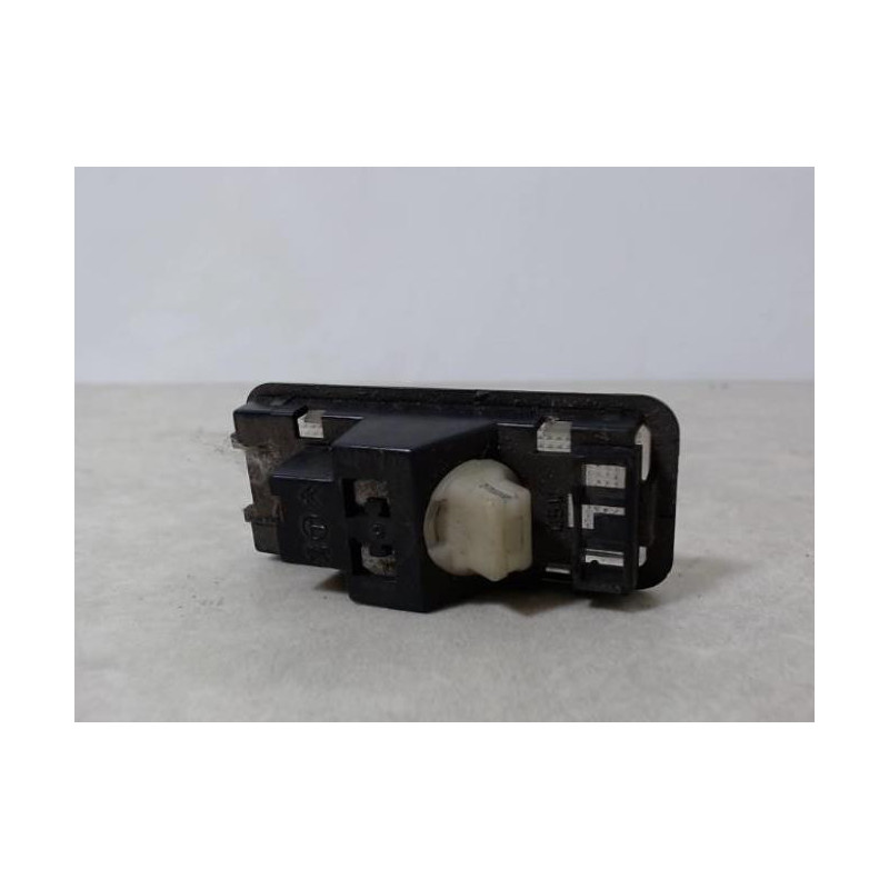 Eclairage de plafonnier PEUGEOT 206 PHASE 1 d’occasion