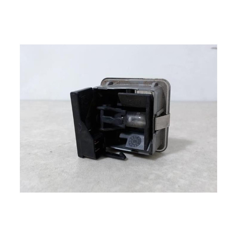 Eclairage de plafonnier PEUGEOT 306 PHASE 1 d’occasion