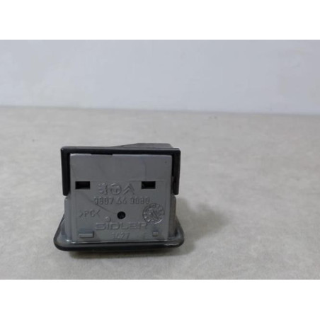 Eclairage de plafonnier PEUGEOT 1.4 I 75 8V d’occasion