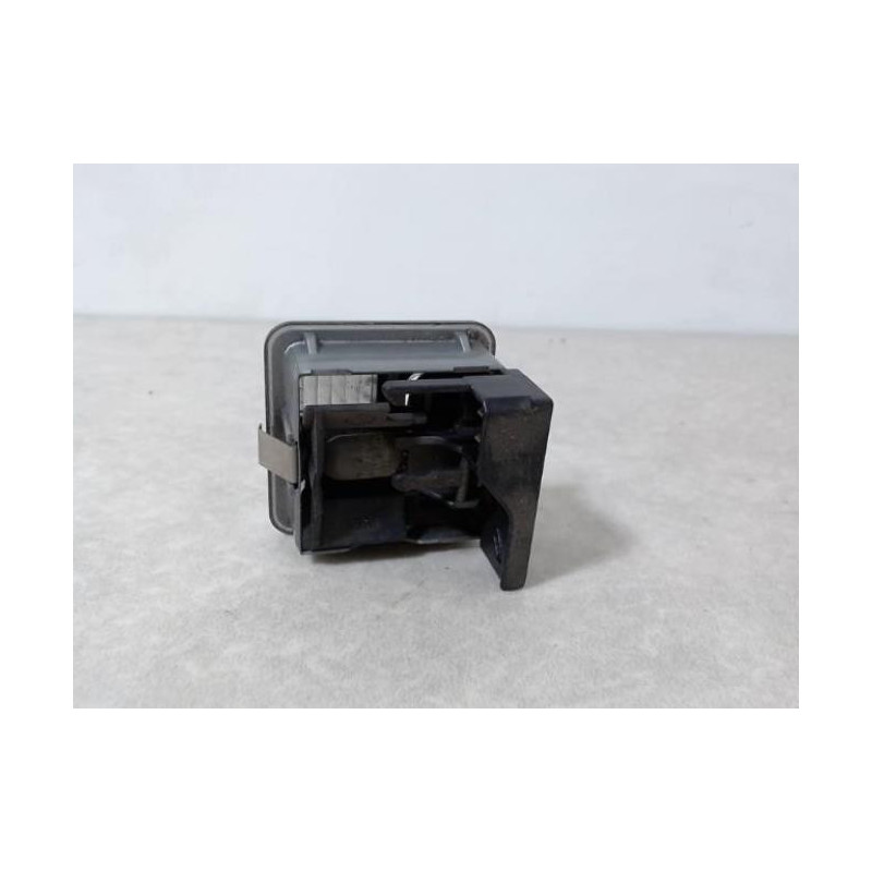 Eclairage de plafonnier PEUGEOT 306 BREAK d’occasion
