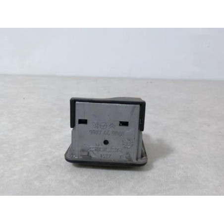 Eclairage de plafonnier PEUGEOT 306 BREAK d’occasion
