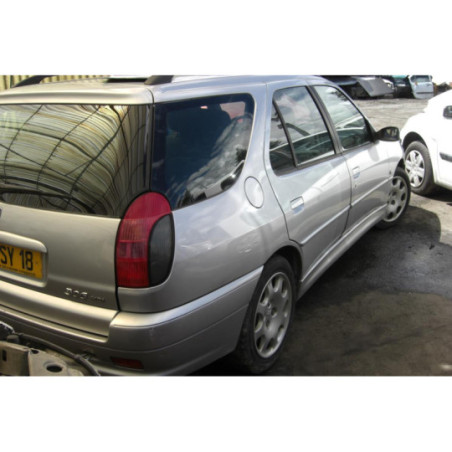 Eclairage de plafonnier PEUGEOT 306 BREAK d’occasion
