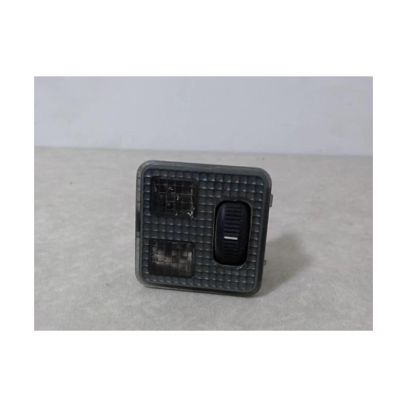 Eclairage de plafonnier PEUGEOT 306 PHASE 1 d’occasion