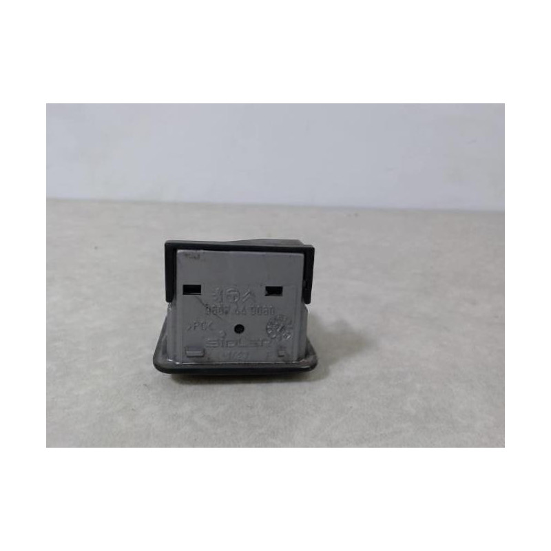 Eclairage de plafonnier PEUGEOT 306 PHASE 1 d’occasion