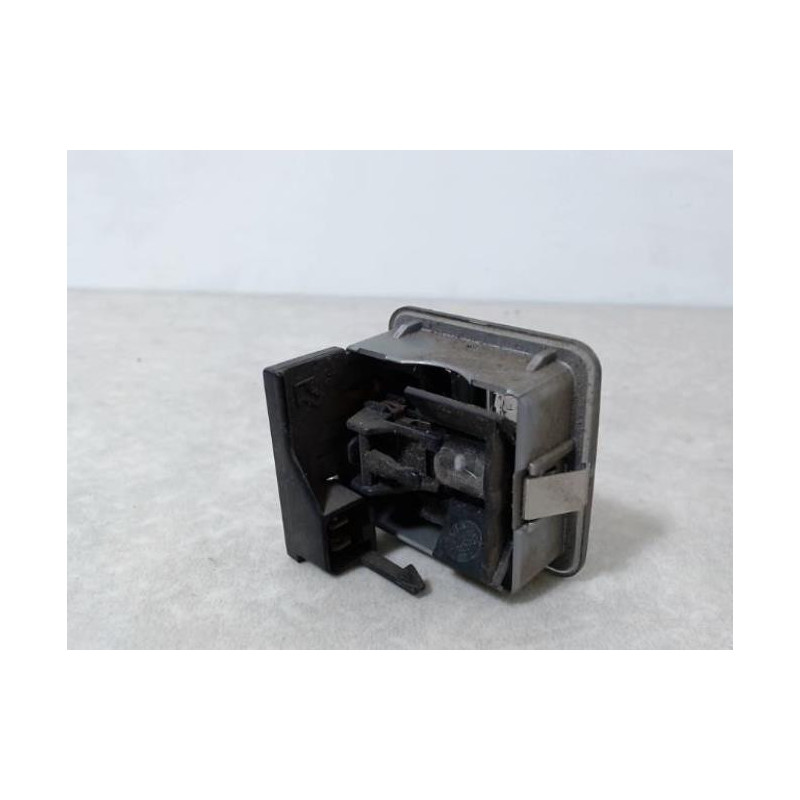 Eclairage de plafonnier PEUGEOT 306 PHASE 1 d’occasion