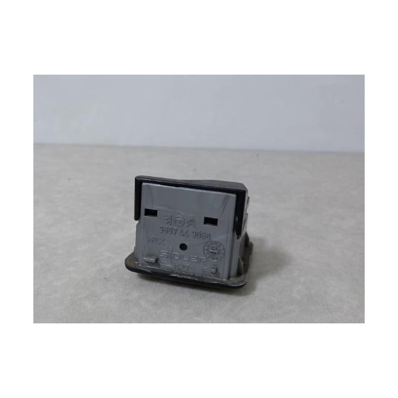 Eclairage de plafonnier PEUGEOT 306 BREAK d’occasion