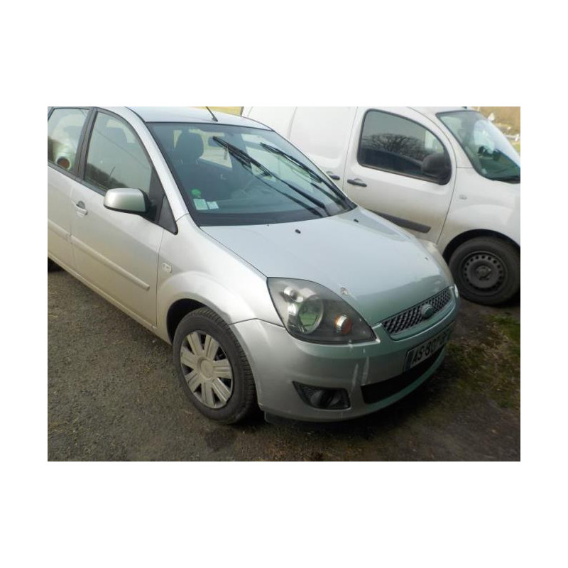 Enjoliveur anti brouillard FORD FIESTA 5 PHASE 2 d’occasion