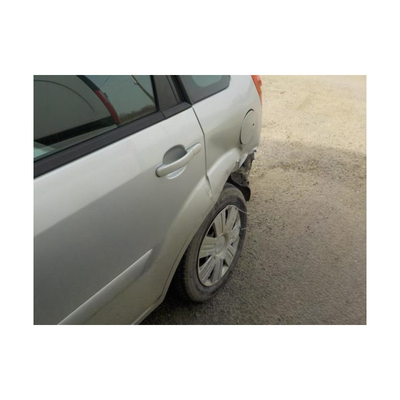 Enjoliveur anti brouillard FORD FIESTA 5 PHASE 2 d’occasion