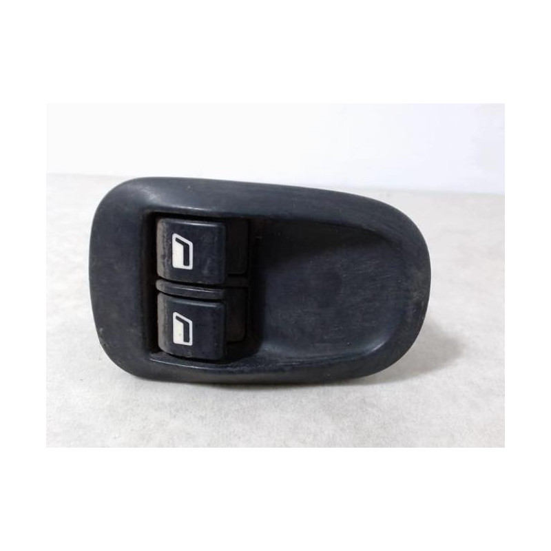 Interrupteur de leve vitre avant gauche PEUGEOT 206 PHASE 1 d’occasion