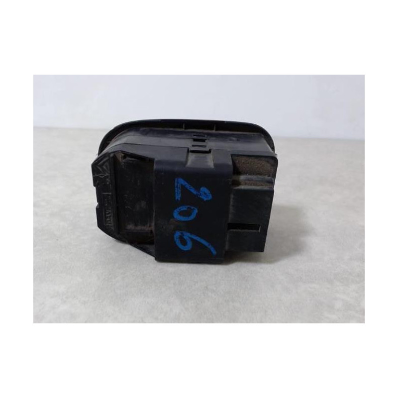 Interrupteur de leve vitre avant gauche PEUGEOT 206 PHASE 1 d’occasion