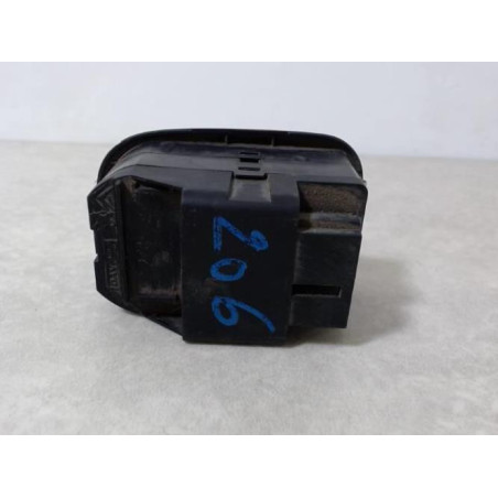 Interrupteur de leve vitre avant gauche PEUGEOT 206 PHASE 1 d’occasion