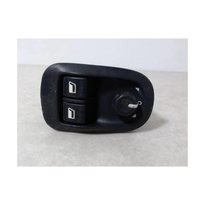 Interrupteur de leve vitre avant gauche PEUGEOT 206 PHASE 1 d’occasion