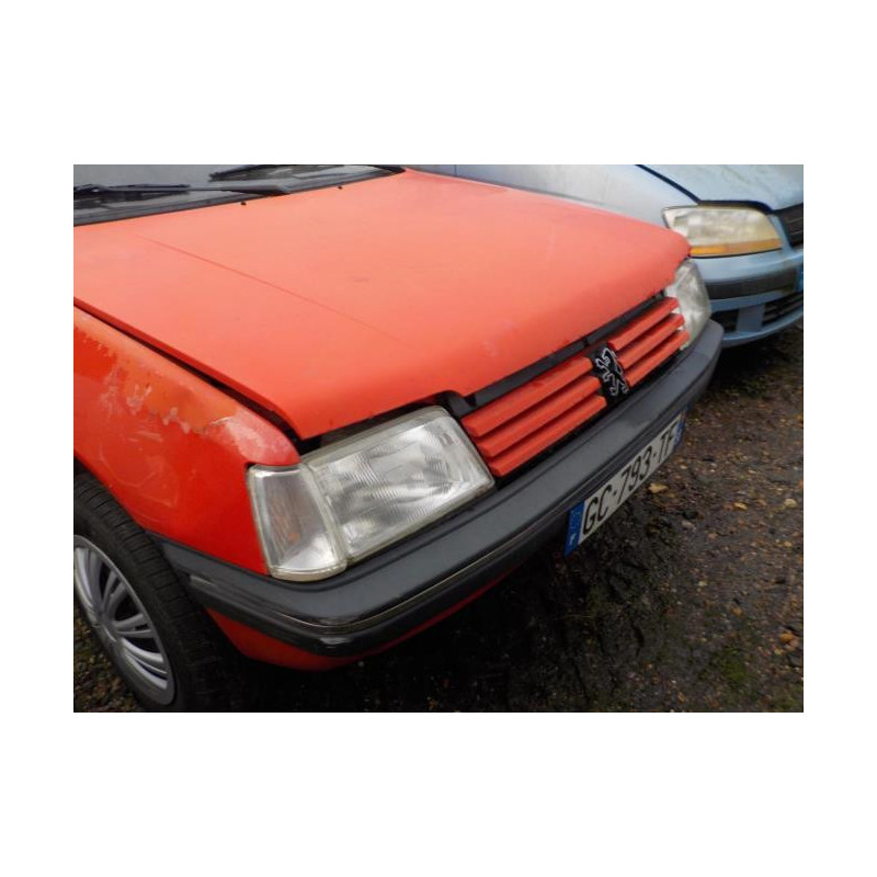 Calandre PEUGEOT 205 PHASE 2 d’occasion