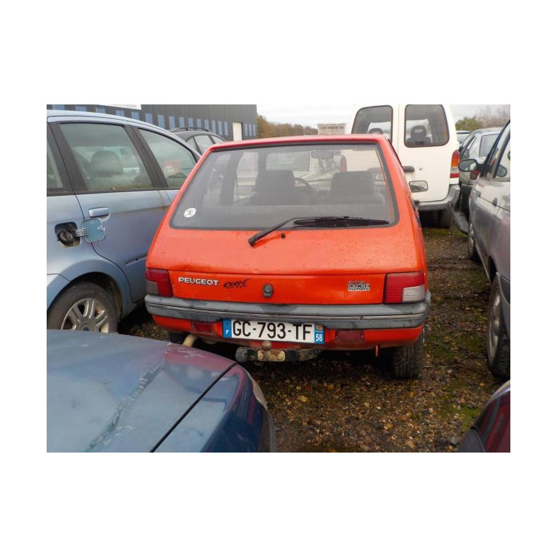 Calandre PEUGEOT 205 PHASE 2 d’occasion