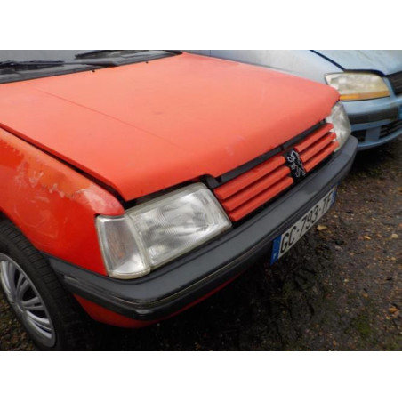 Calandre PEUGEOT 205 PHASE 2 d’occasion