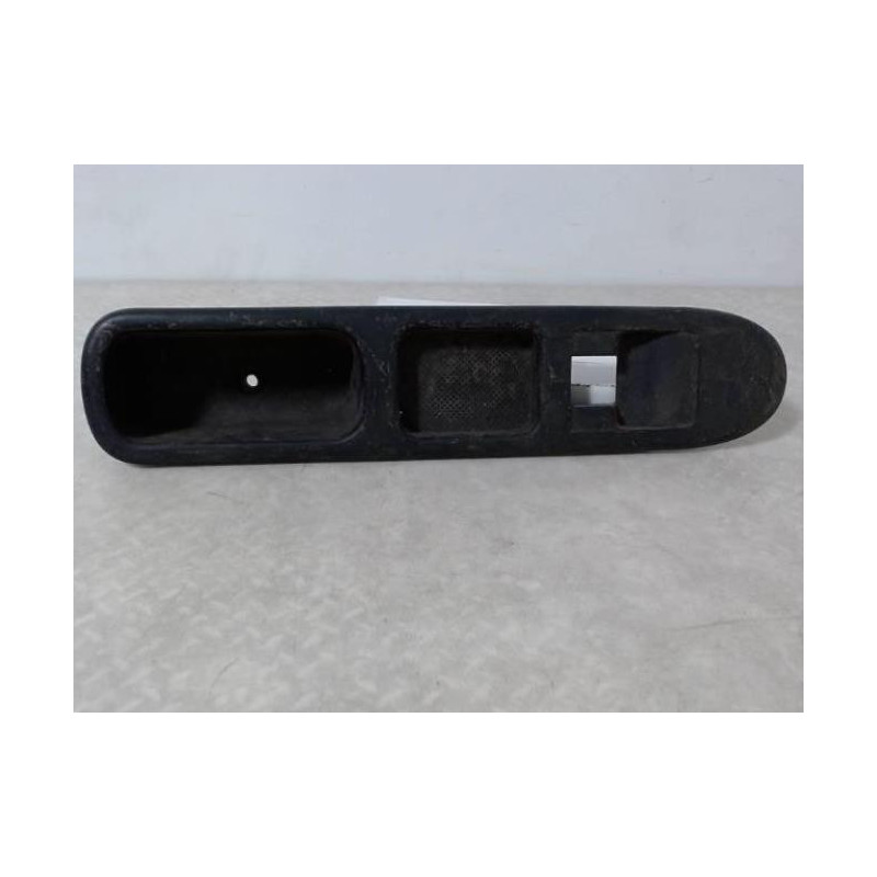Interrupteur de leve vitre avant droit PEUGEOT 307 PHASE 1 d’occasion
