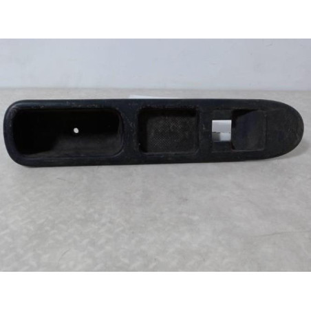 Interrupteur de leve vitre avant droit PEUGEOT 307 PHASE 1 d’occasion