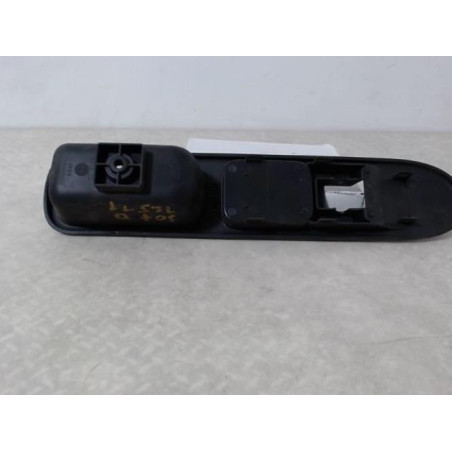 Interrupteur de leve vitre avant droit PEUGEOT 307 PHASE 1 d’occasion