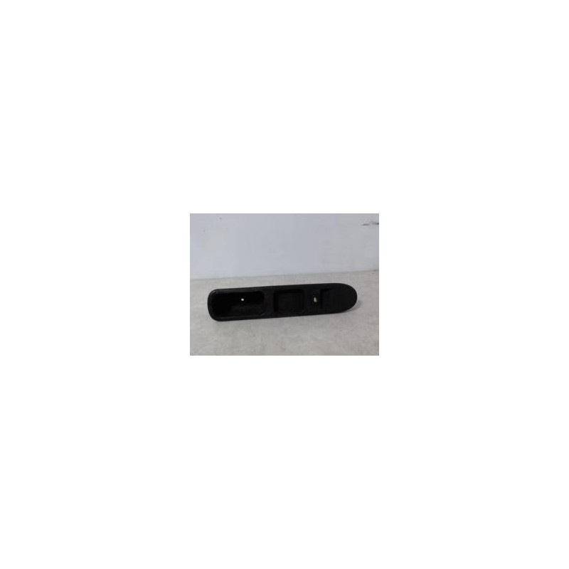 Interrupteur de leve vitre avant droit PEUGEOT 307 PHASE 1 d’occasion