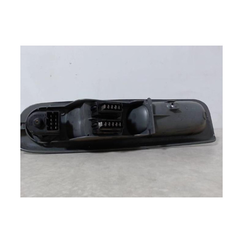 Interrupteur de leve vitre RENAULT TWINGO 1 PHASE 3 d’occasion