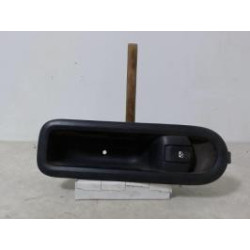 Interrupteur de leve vitre avant droit RENAULT CLIO 3 PHASE 1 d’occasion